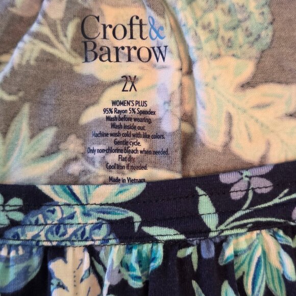 NWT - Croft & Barrow Short-Sleeve Square Neck Top, Navy Floral – Size 2X - Picture 2 of 10